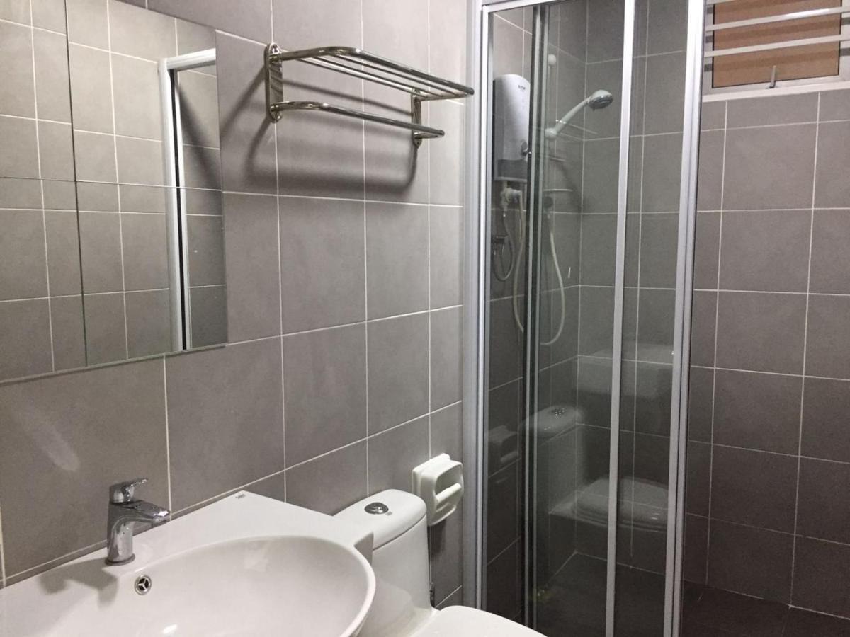 Apartment Del's @ Southville Same Level With Pool Fits 8 *